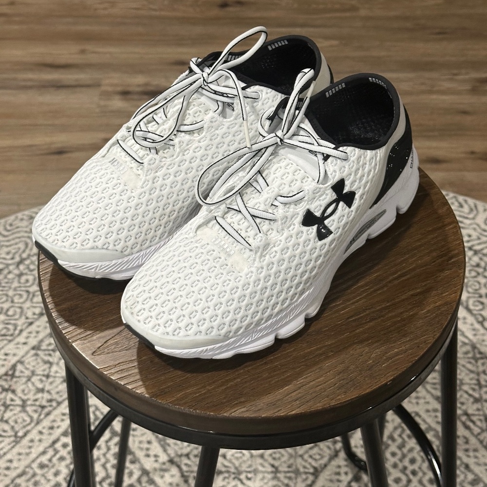 Under Armour Sneakers